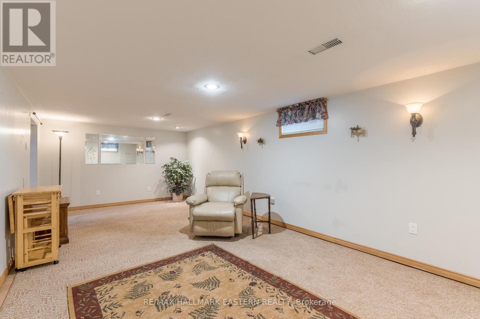 385 Bellevue Street, Peterborough (Northcrest Ward 5), Ontario  K9H 5G3 - Photo 23 - X12426436