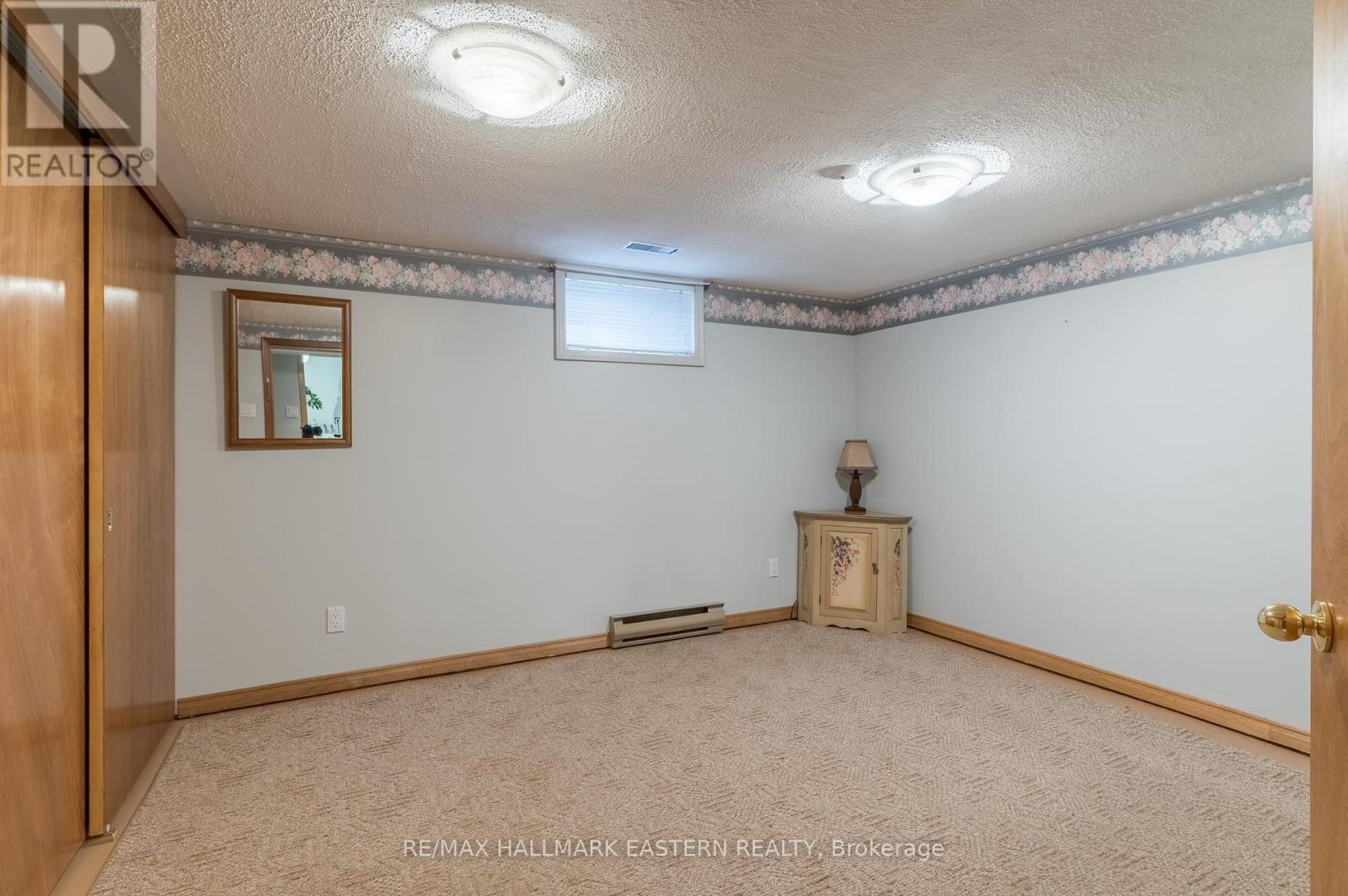 385 Bellevue Street, Peterborough (Northcrest Ward 5), Ontario  K9H 5G3 - Photo 28 - X12426436