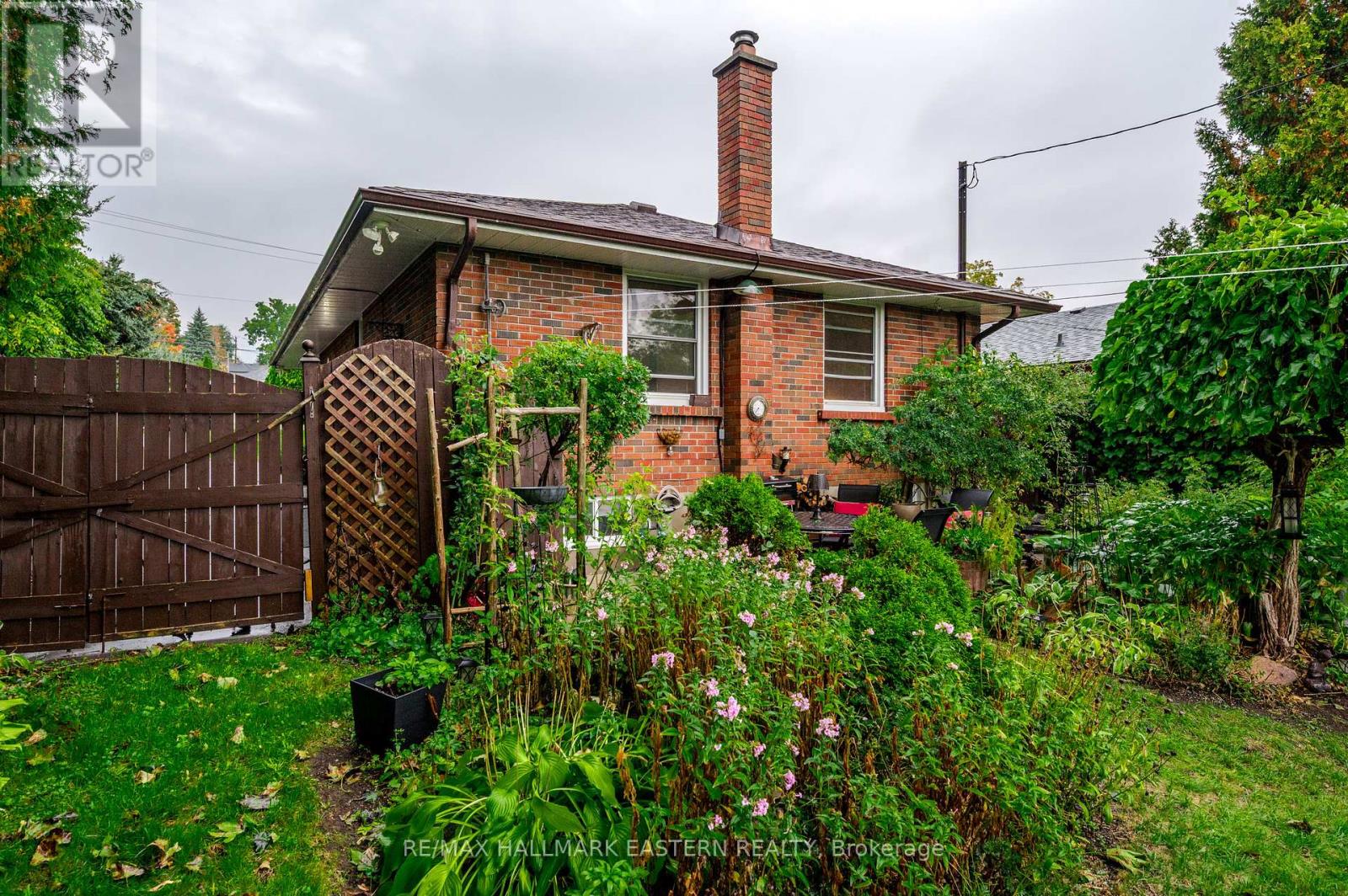 385 Bellevue Street, Peterborough (Northcrest Ward 5), Ontario  K9H 5G3 - Photo 33 - X12426436