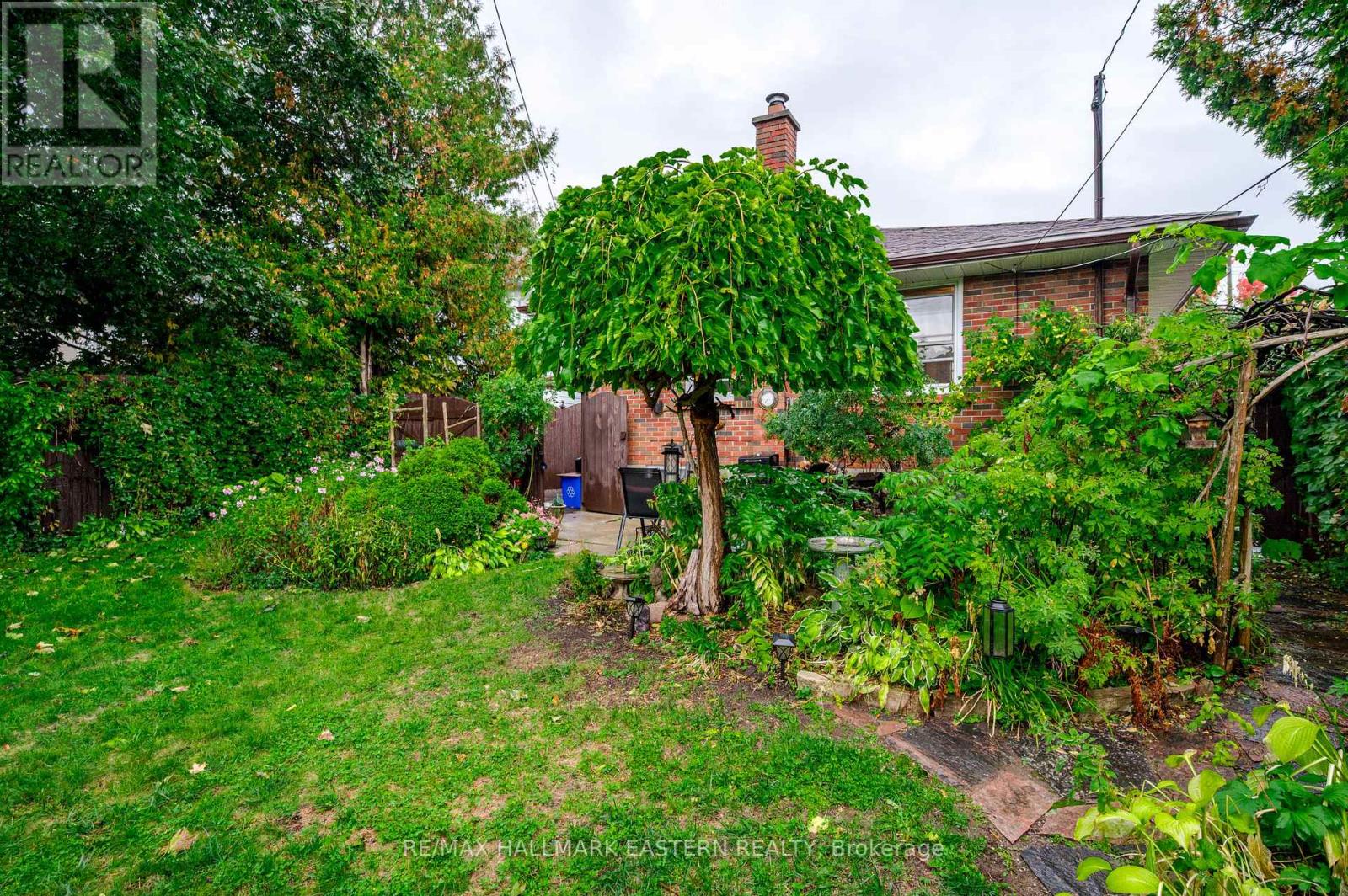 385 Bellevue Street, Peterborough (Northcrest Ward 5), Ontario  K9H 5G3 - Photo 36 - X12426436