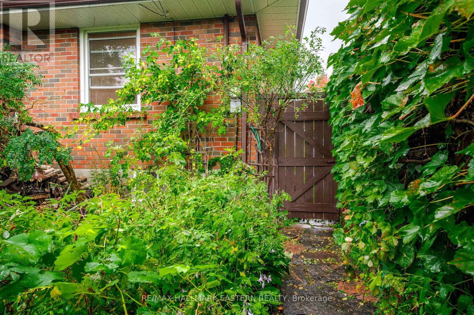 385 Bellevue Street, Peterborough (Northcrest Ward 5), Ontario  K9H 5G3 - Photo 42 - X12426436