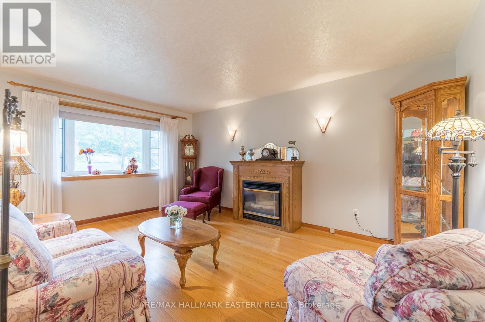 385 Bellevue Street, Peterborough (Northcrest Ward 5), Ontario  K9H 5G3 - Photo 5 - X12426436