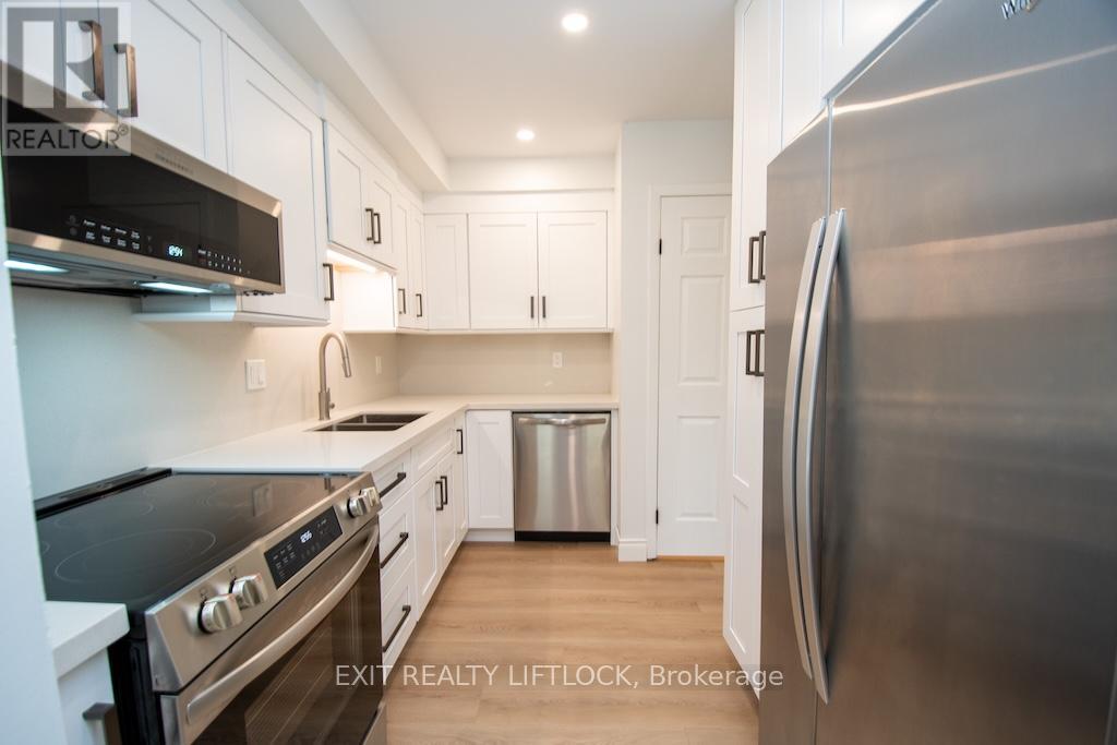 12 - 740 Chamberlain Street, Peterborough (Otonabee Ward 1), Ontario  K9J 4M3 - Photo 14 - X12426759