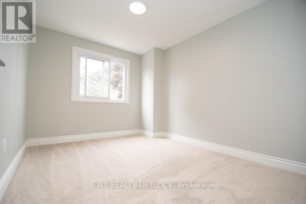 12 - 740 Chamberlain Street, Peterborough (Otonabee Ward 1), Ontario  K9J 4M3 - Photo 23 - X12426759