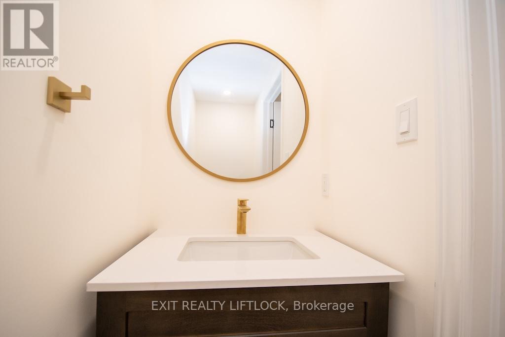 12 - 740 Chamberlain Street, Peterborough (Otonabee Ward 1), Ontario  K9J 4M3 - Photo 30 - X12426759