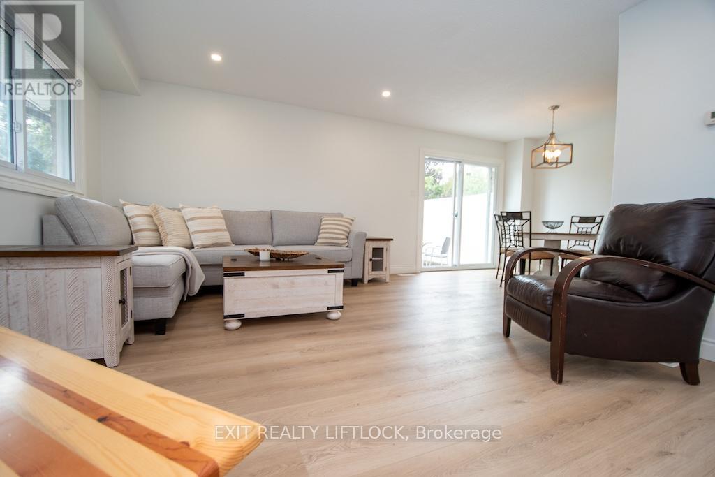 12 - 740 Chamberlain Street, Peterborough (Otonabee Ward 1), Ontario  K9J 4M3 - Photo 7 - X12426759