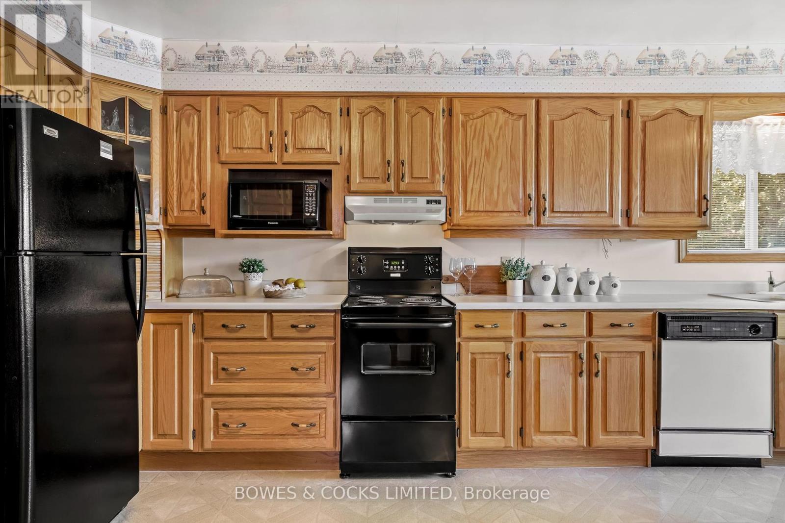 905 Glenholme Avenue, Peterborough (Northcrest Ward 5), Ontario  K9H 5M4 - Photo 23 - X12426818