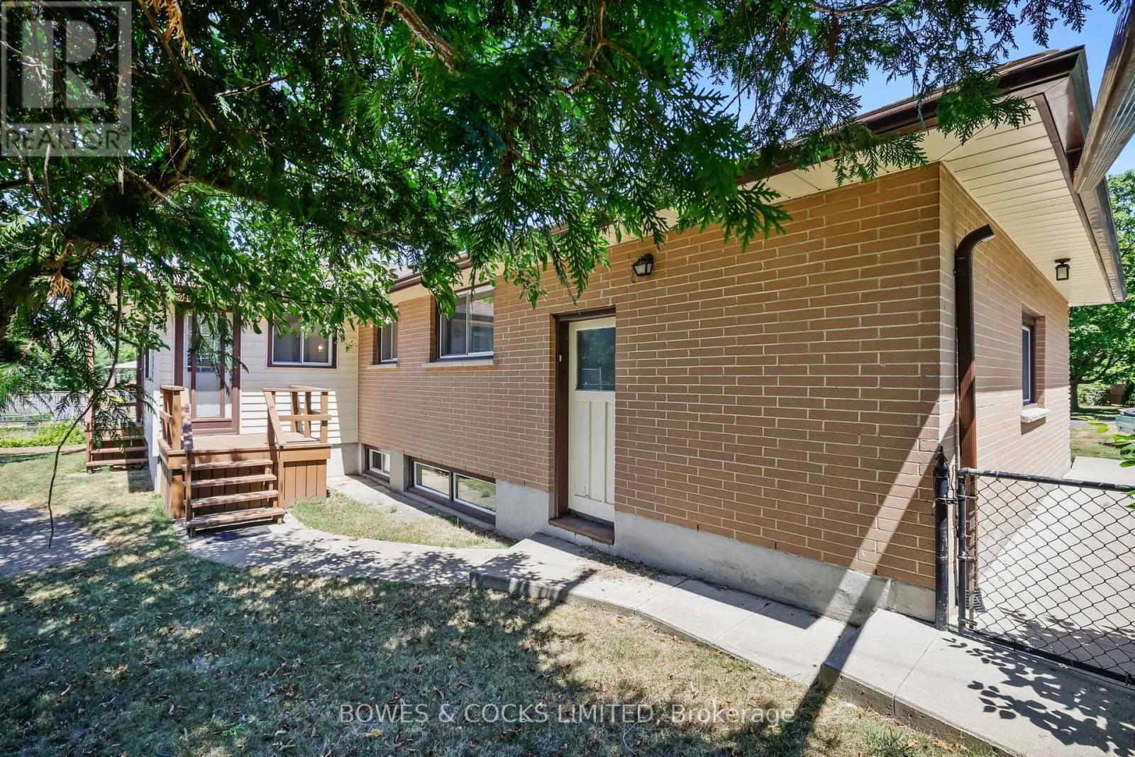 905 Glenholme Avenue, Peterborough (Northcrest Ward 5), Ontario  K9H 5M4 - Photo 40 - X12426818