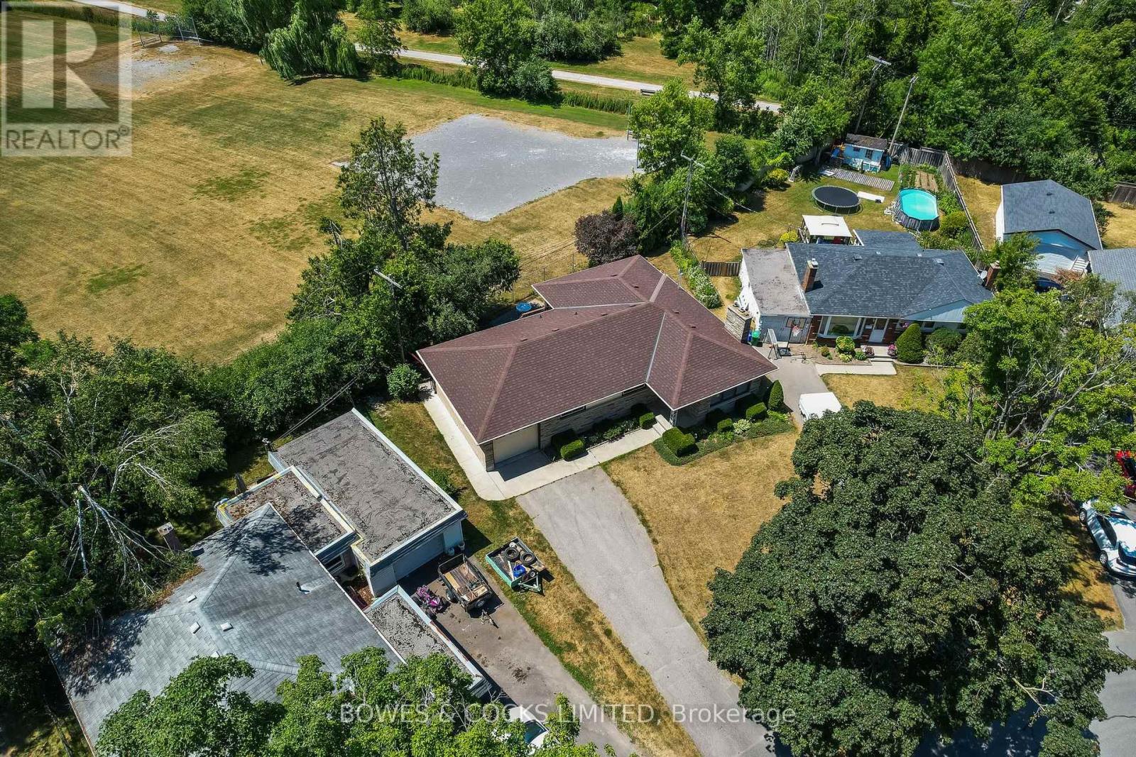 905 Glenholme Avenue, Peterborough (Northcrest Ward 5), Ontario  K9H 5M4 - Photo 5 - X12426818