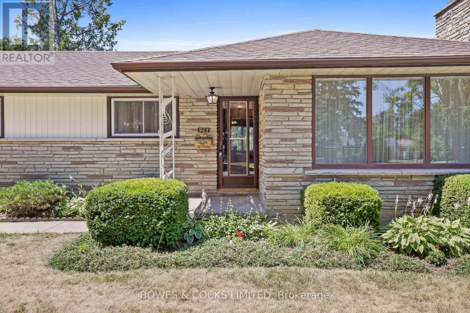 905 Glenholme Avenue, Peterborough (Northcrest Ward 5), Ontario  K9H 5M4 - Photo 9 - X12426818