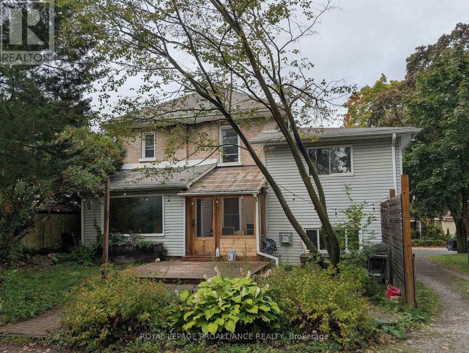 Main - 415 Dublin Street, Peterborough (Town Ward 3), Ontario  K9H 3E1 - Photo 1 - X12426866