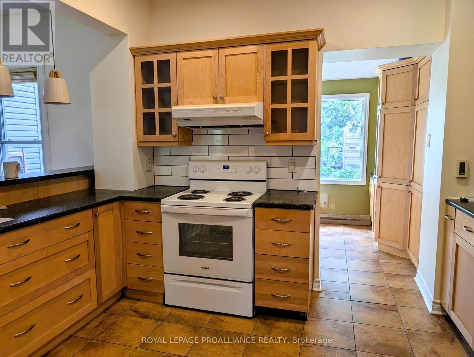 Main - 415 Dublin Street, Peterborough (Town Ward 3), Ontario  K9H 3E1 - Photo 3 - X12426866