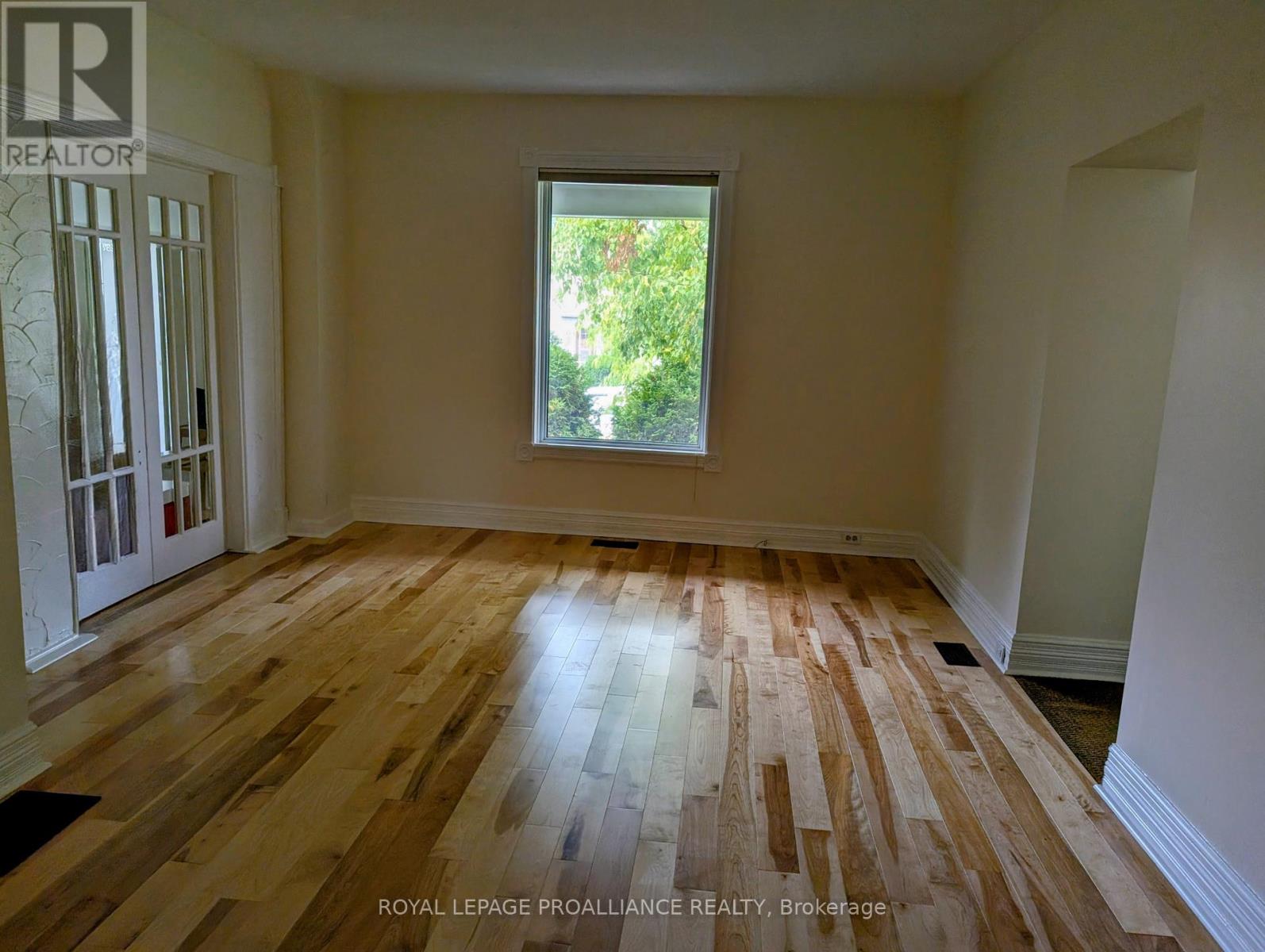 Main - 415 Dublin Street, Peterborough (Town Ward 3), Ontario  K9H 3E1 - Photo 7 - X12426866