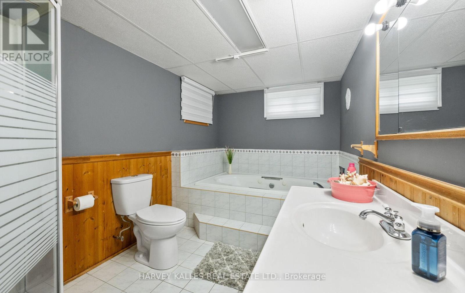 112 Dumble Avenue, Peterborough (Northcrest Ward 5), Ontario  K9H 5A8 - Photo 26 - X12426948