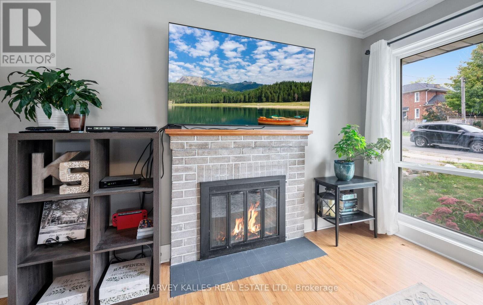 112 Dumble Avenue, Peterborough (Northcrest Ward 5), Ontario  K9H 5A8 - Photo 8 - X12426948
