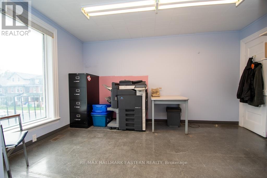 203 Park Street N, Peterborough (Town Ward 3), Ontario  K9J 3P7 - Photo 10 - X12427215