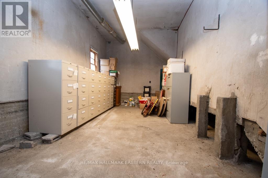 203 Park Street N, Peterborough (Town Ward 3), Ontario  K9J 3P7 - Photo 12 - X12427215