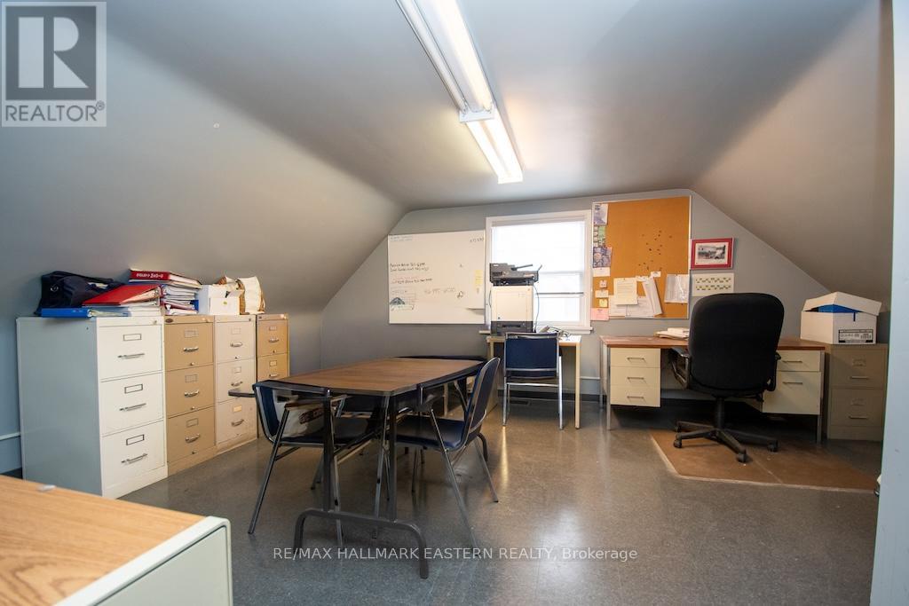 203 Park Street N, Peterborough (Town Ward 3), Ontario  K9J 3P7 - Photo 17 - X12427215