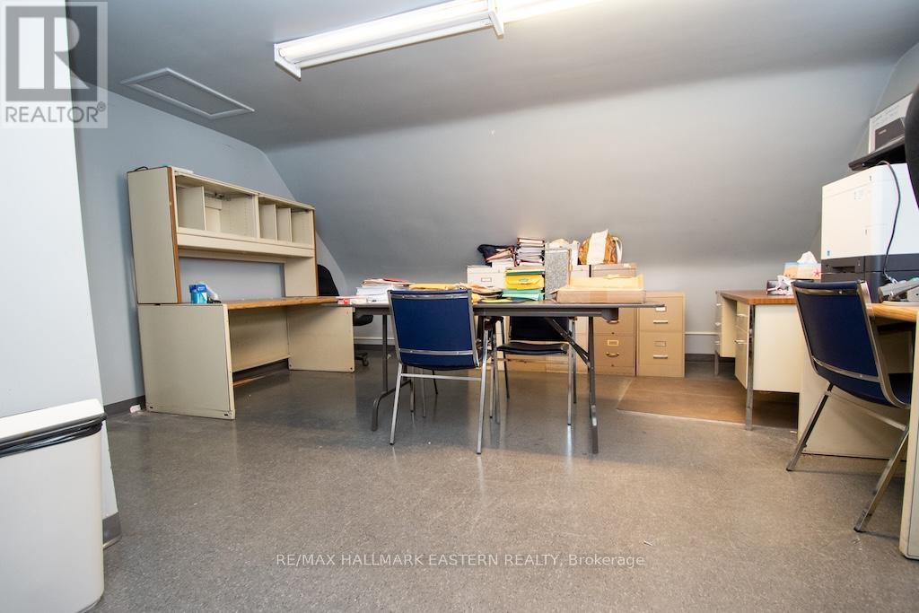 203 Park Street N, Peterborough (Town Ward 3), Ontario  K9J 3P7 - Photo 18 - X12427215