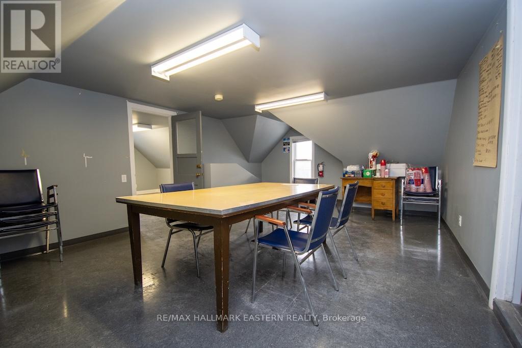 203 Park Street N, Peterborough (Town Ward 3), Ontario  K9J 3P7 - Photo 19 - X12427215