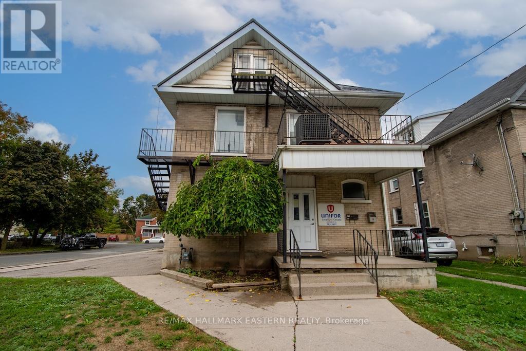 203 Park Street N, Peterborough (Town Ward 3), Ontario  K9J 3P7 - Photo 2 - X12427215