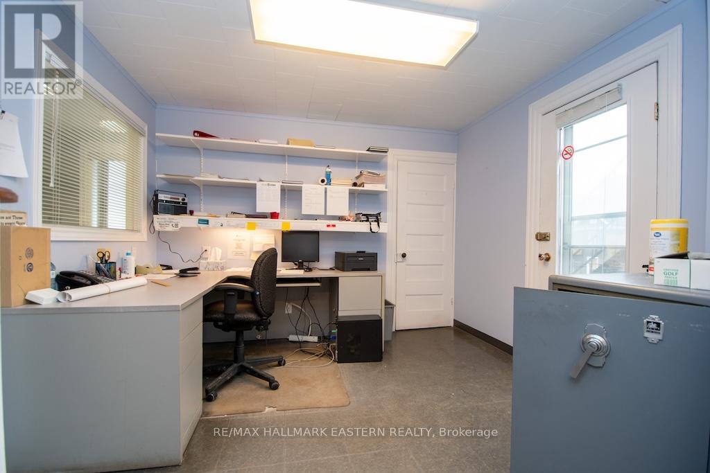 203 Park Street N, Peterborough (Town Ward 3), Ontario  K9J 3P7 - Photo 22 - X12427215