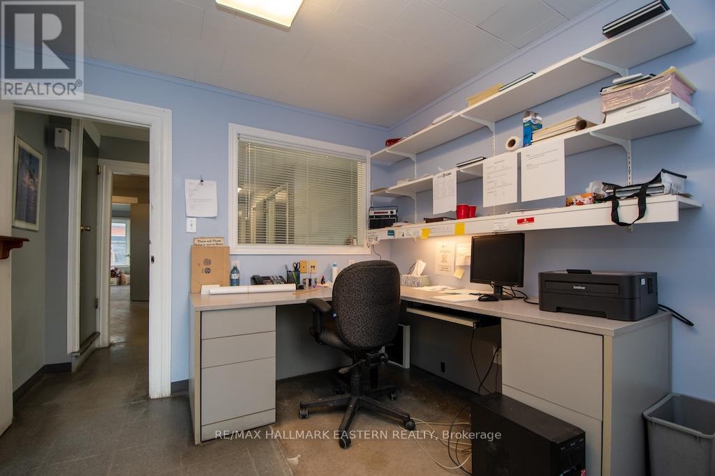 203 Park Street N, Peterborough (Town Ward 3), Ontario  K9J 3P7 - Photo 24 - X12427215