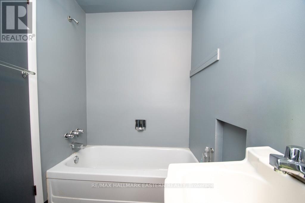 203 Park Street N, Peterborough (Town Ward 3), Ontario  K9J 3P7 - Photo 29 - X12427215