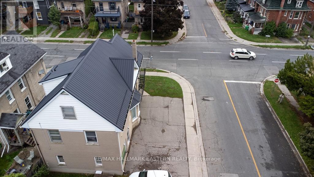 203 Park Street N, Peterborough (Town Ward 3), Ontario  K9J 3P7 - Photo 3 - X12427215