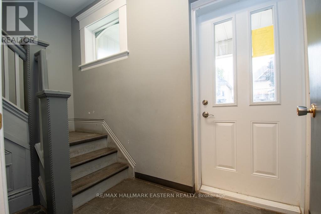 203 Park Street N, Peterborough (Town Ward 3), Ontario  K9J 3P7 - Photo 4 - X12427215