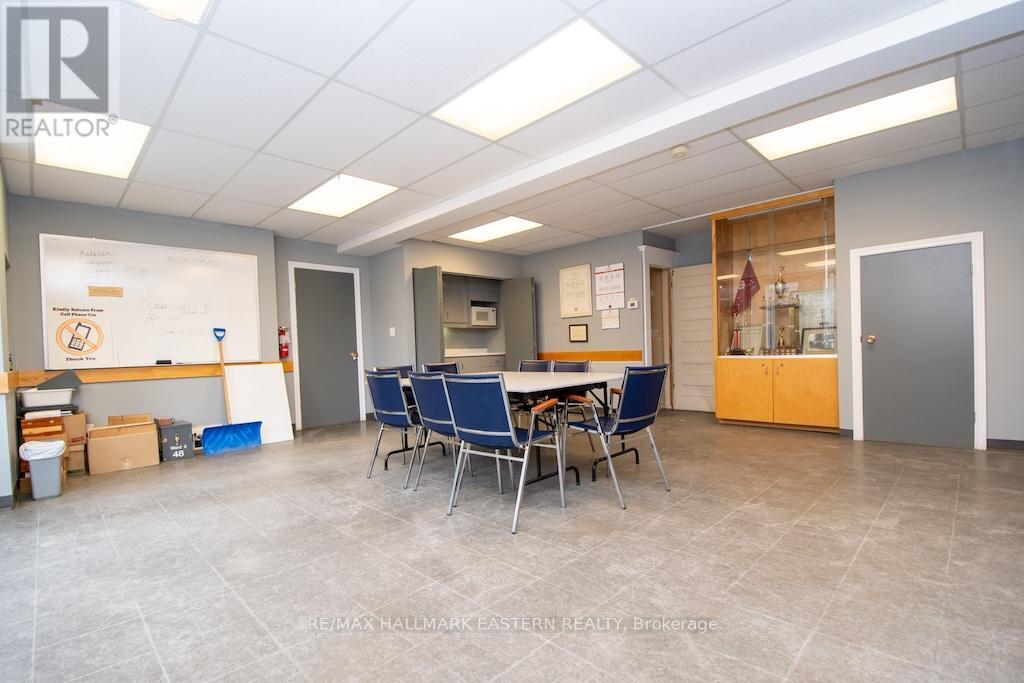 203 Park Street N, Peterborough (Town Ward 3), Ontario  K9J 3P7 - Photo 7 - X12427215