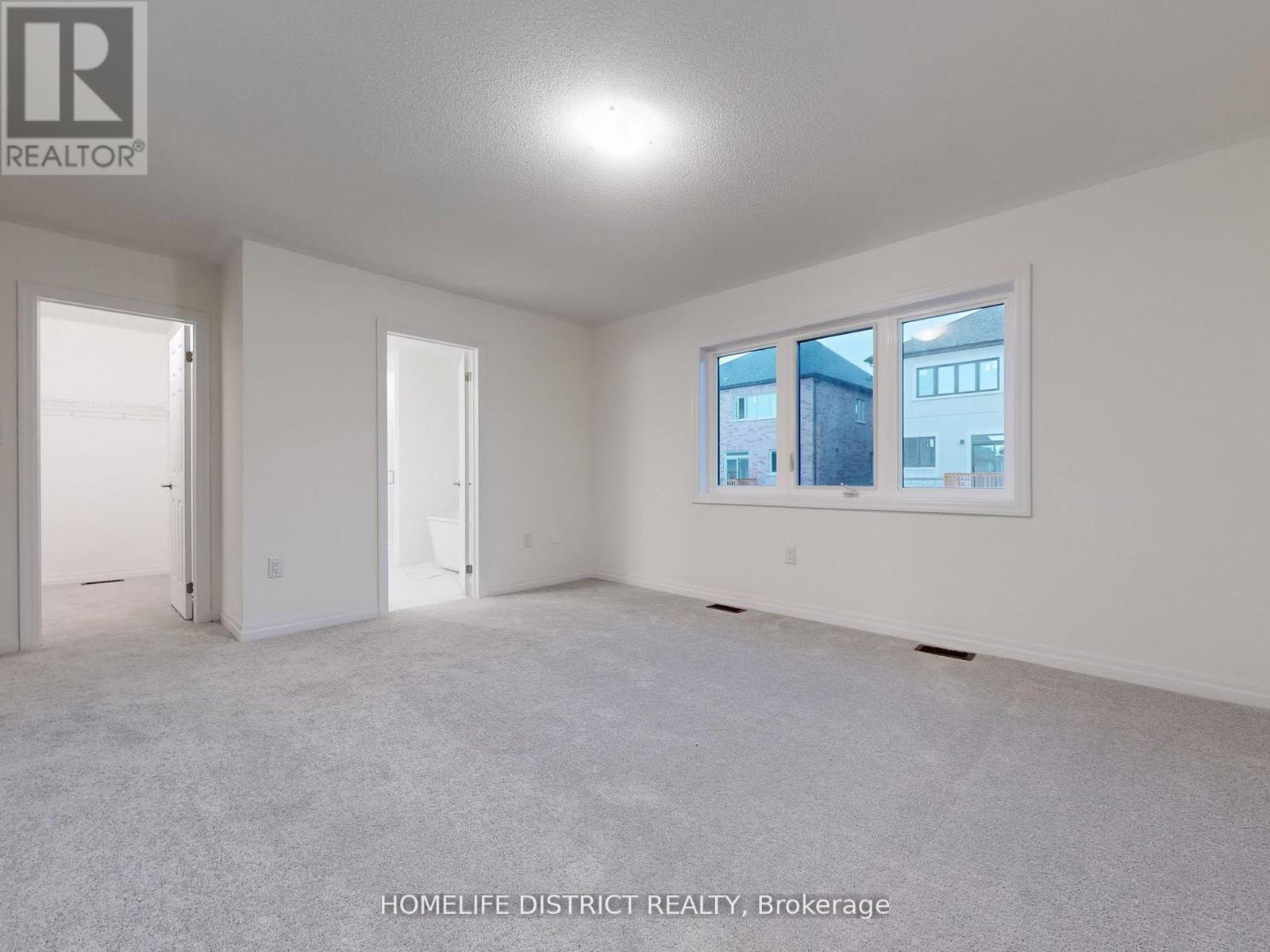 238 Flood Avenue, Clarington (Newcastle), Ontario  L1B 0C9 - Photo 4 - E12427251