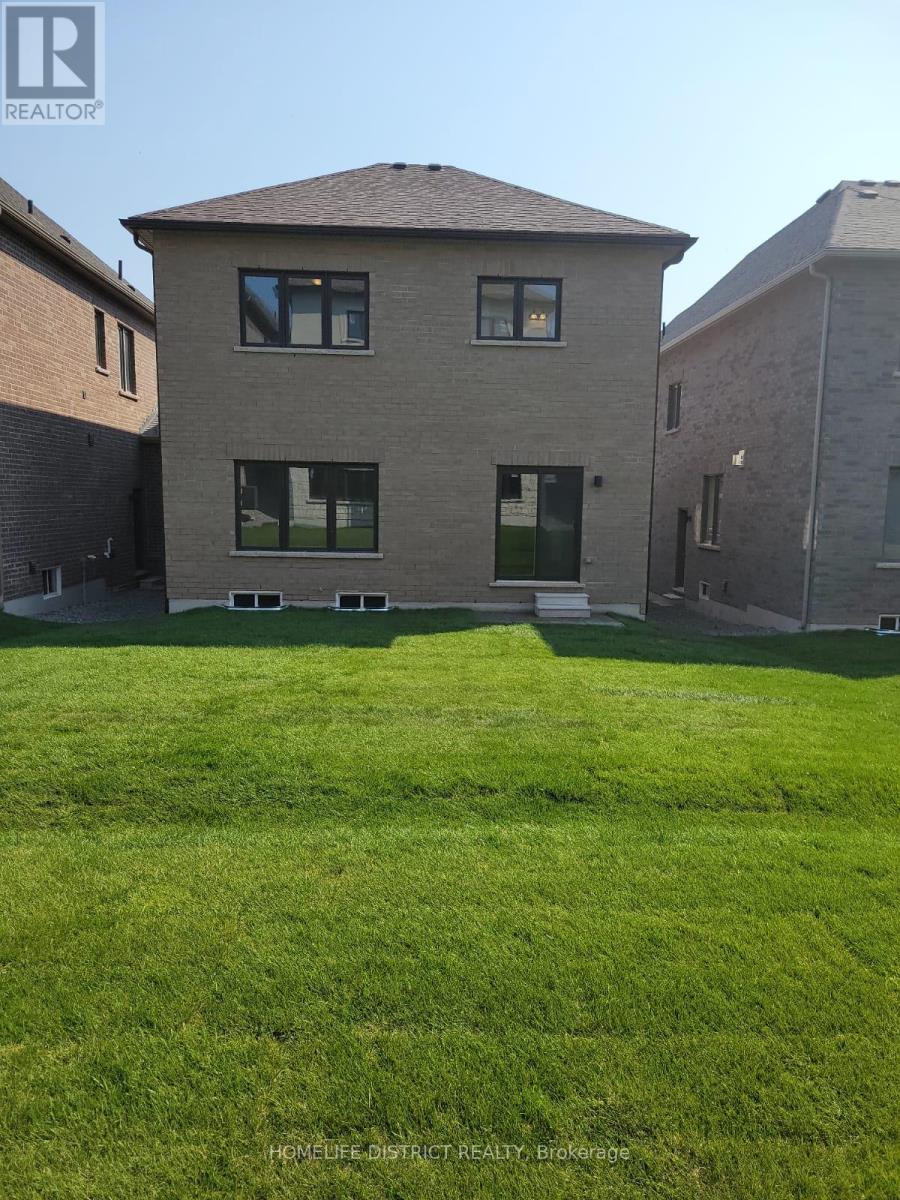 238 Flood Avenue, Clarington (Newcastle), Ontario  L1B 0C9 - Photo 7 - E12427251