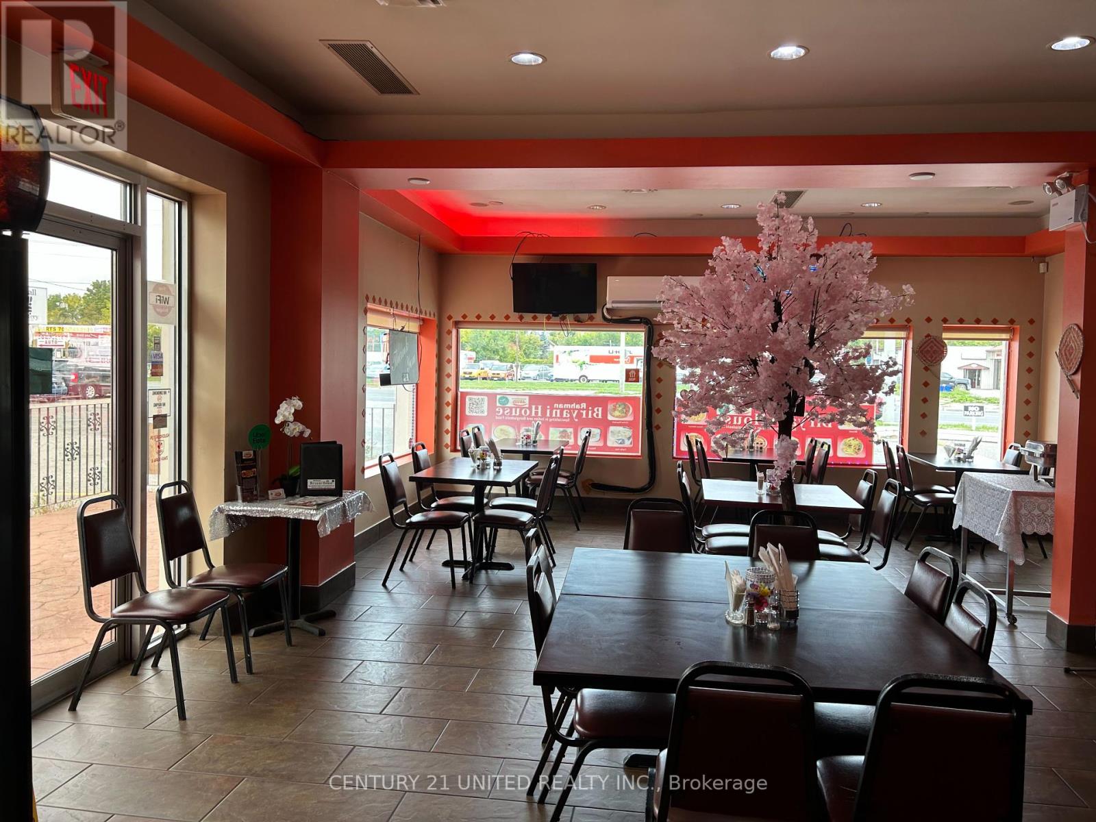 25 Lansdowne Street W, Peterborough (Otonabee Ward 1), Ontario  K9J 1X8 - Photo 18 - X12427435