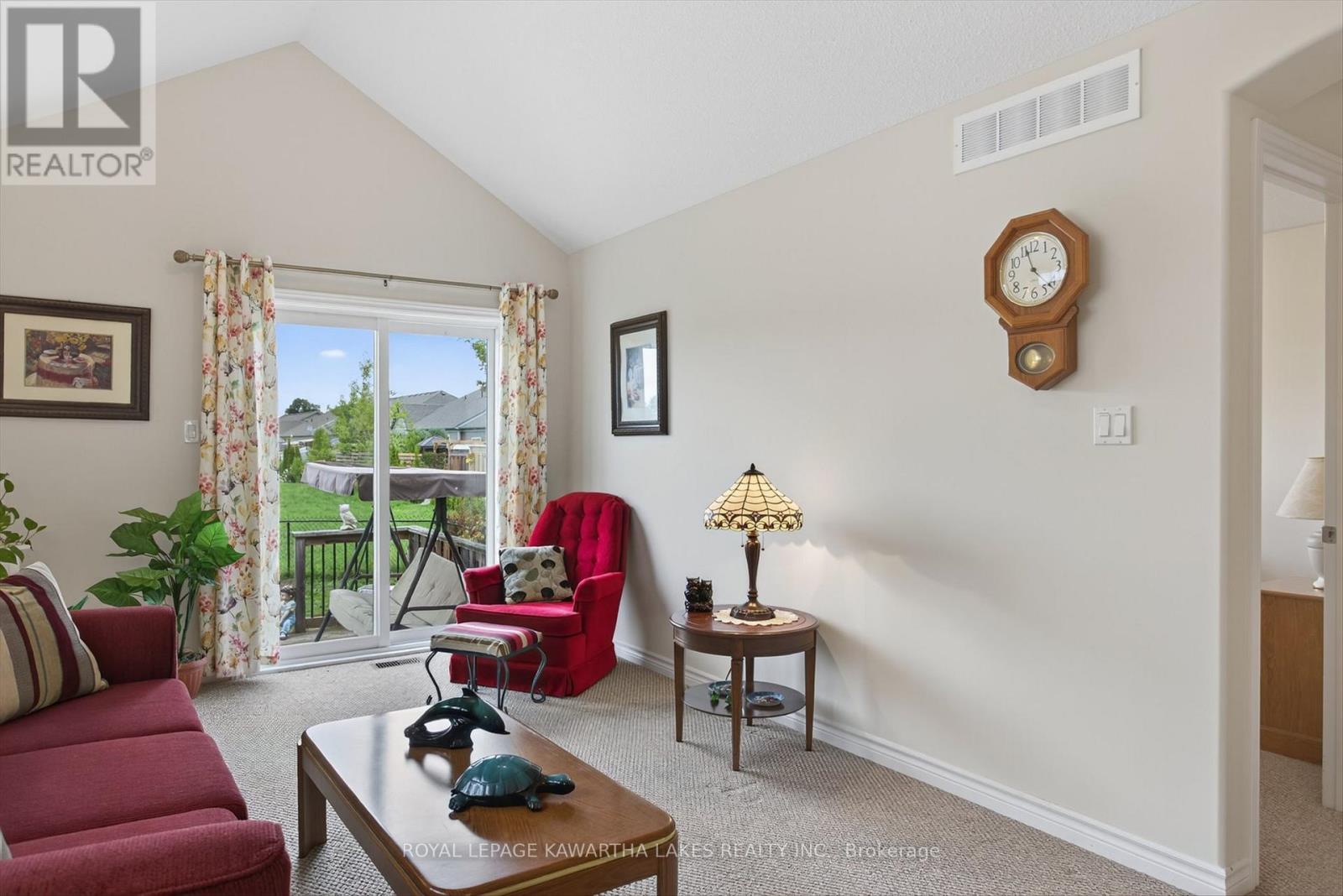 26 Chadwin Drive, Kawartha Lakes (Lindsay), Ontario  K9V 0E9 - Photo 12 - X12427987