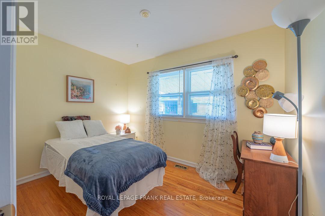 872 Western Avenue, Peterborough (Otonabee Ward 1), Ontario  K9J 5V9 - Photo 25 - X12428170