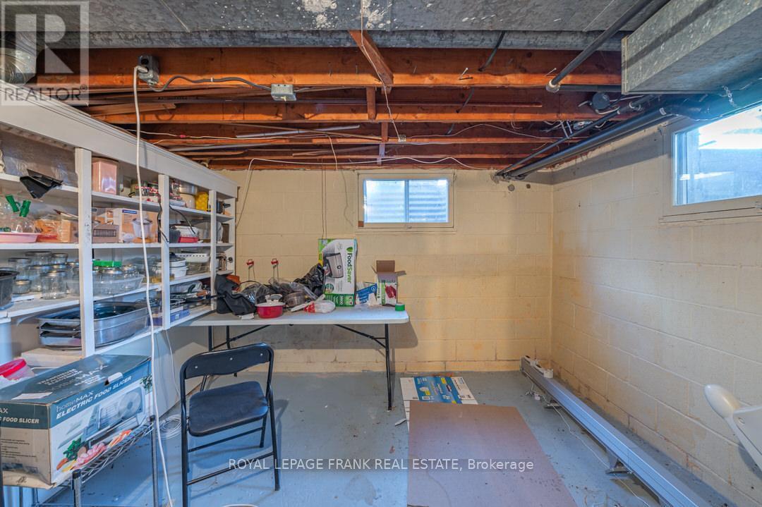 872 Western Avenue, Peterborough (Otonabee Ward 1), Ontario  K9J 5V9 - Photo 32 - X12428170
