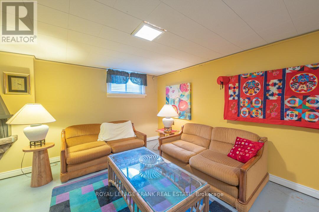 872 Western Avenue, Peterborough (Otonabee Ward 1), Ontario  K9J 5V9 - Photo 35 - X12428170
