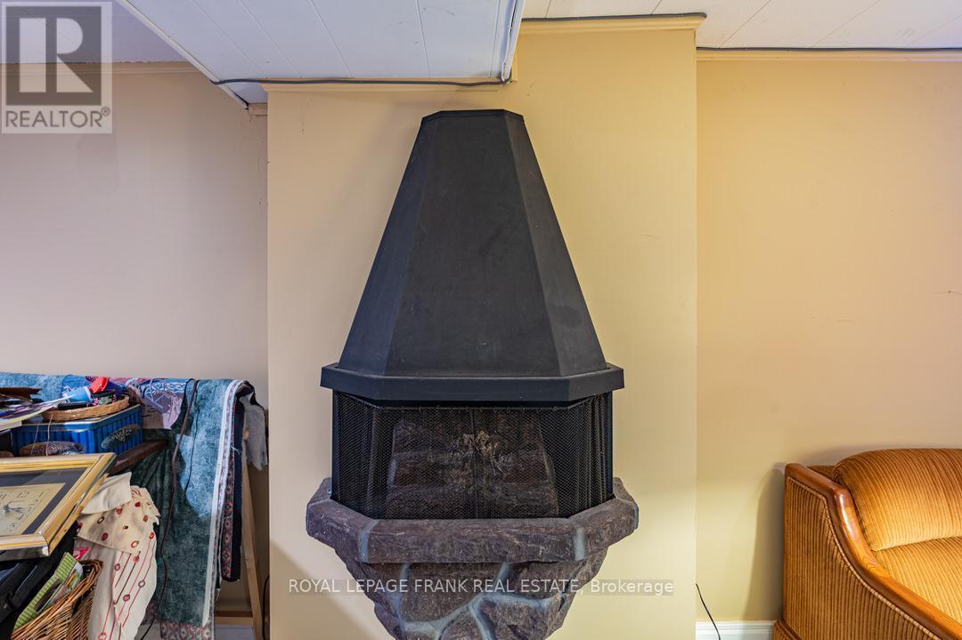 872 Western Avenue, Peterborough (Otonabee Ward 1), Ontario  K9J 5V9 - Photo 37 - X12428170
