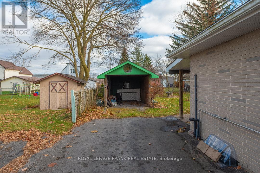 872 Western Avenue, Peterborough (Otonabee Ward 1), Ontario  K9J 5V9 - Photo 44 - X12428170