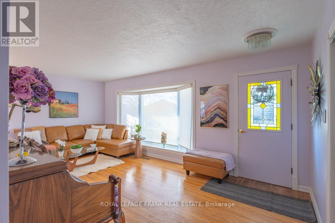 872 Western Avenue, Peterborough (Otonabee Ward 1), Ontario  K9J 5V9 - Photo 5 - X12428170