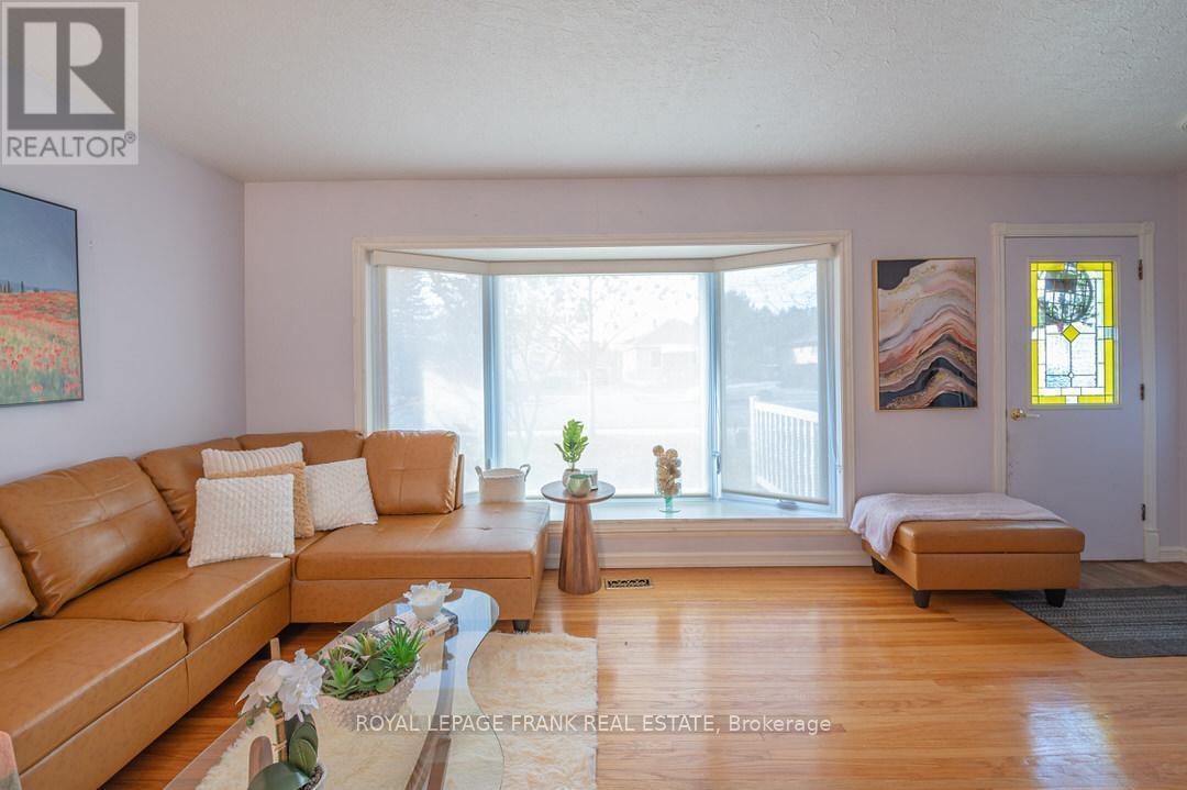 872 Western Avenue, Peterborough (Otonabee Ward 1), Ontario  K9J 5V9 - Photo 6 - X12428170