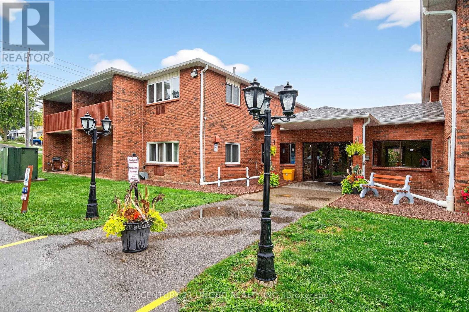 224 - 475 Parkhill Road W, Peterborough (Town Ward 3), Ontario  K9H 7M5 - Photo 3 - X12429005
