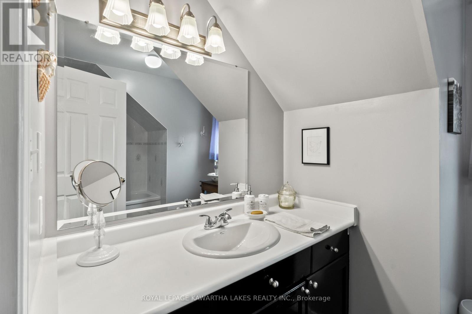 95 Kenrei Road, Kawartha Lakes (Fenelon), Ontario  K9V 4R1 - Photo 37 - X12429199