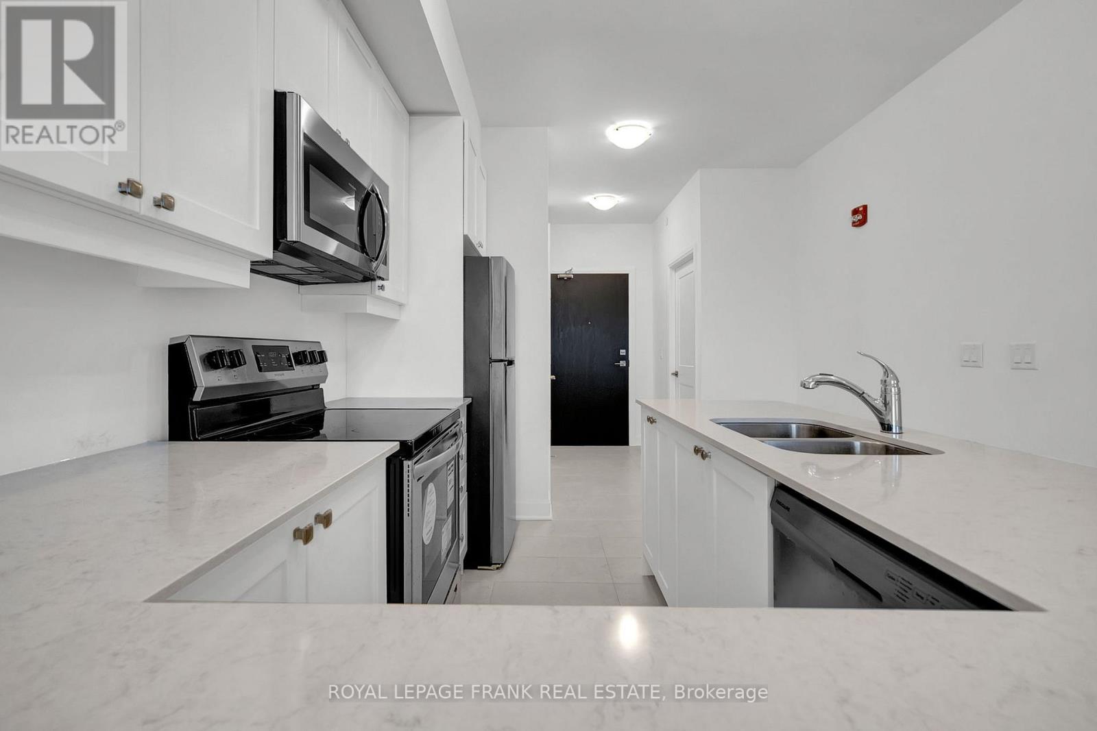 318 - 50 Lakebreeze Drive, Clarington (Newcastle), Ontario  L1B 0V9 - Photo 10 - E12429448