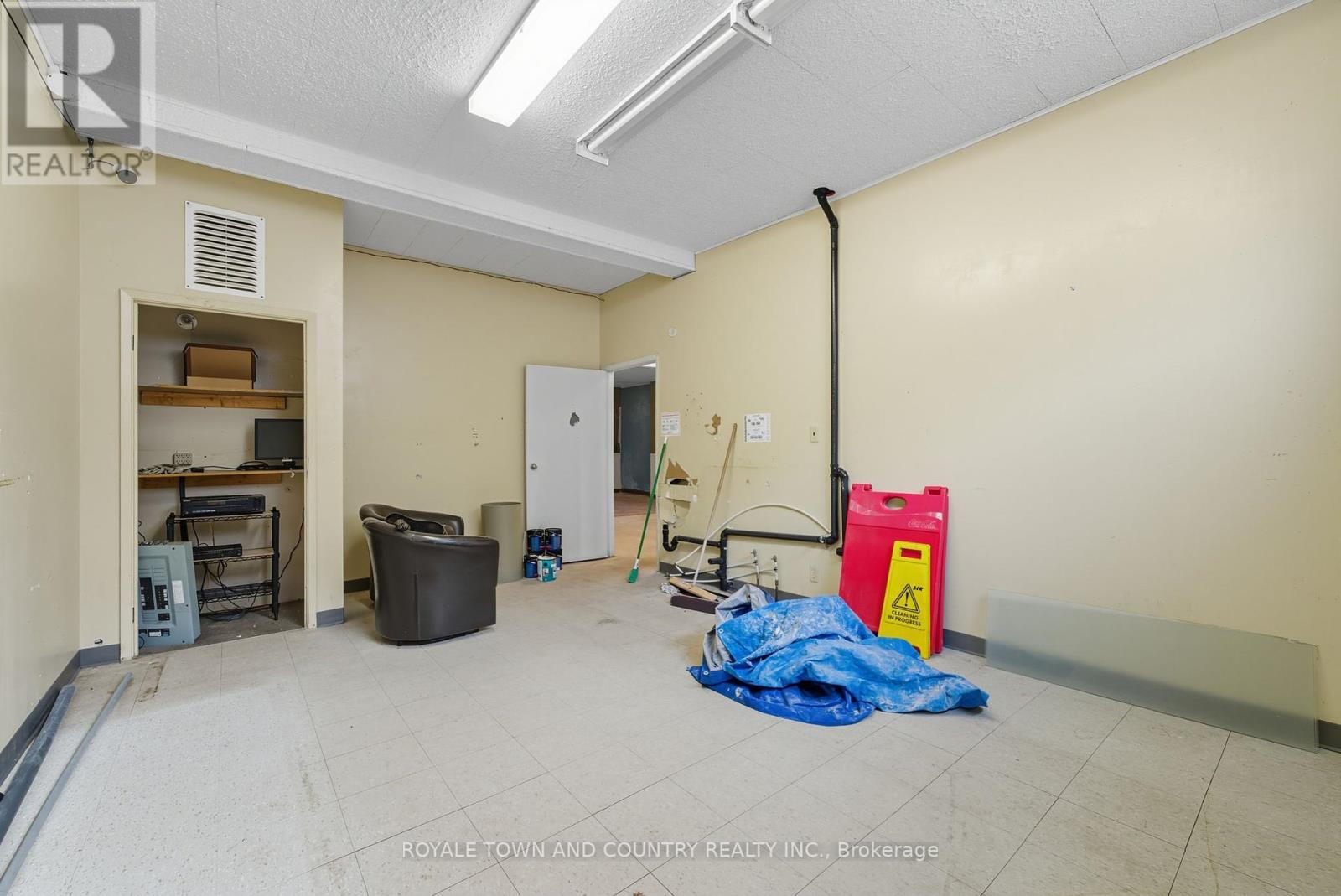 15-17 William Street S, Kawartha Lakes (Lindsay), Ontario  K9V 3A3 - Photo 24 - X12429398