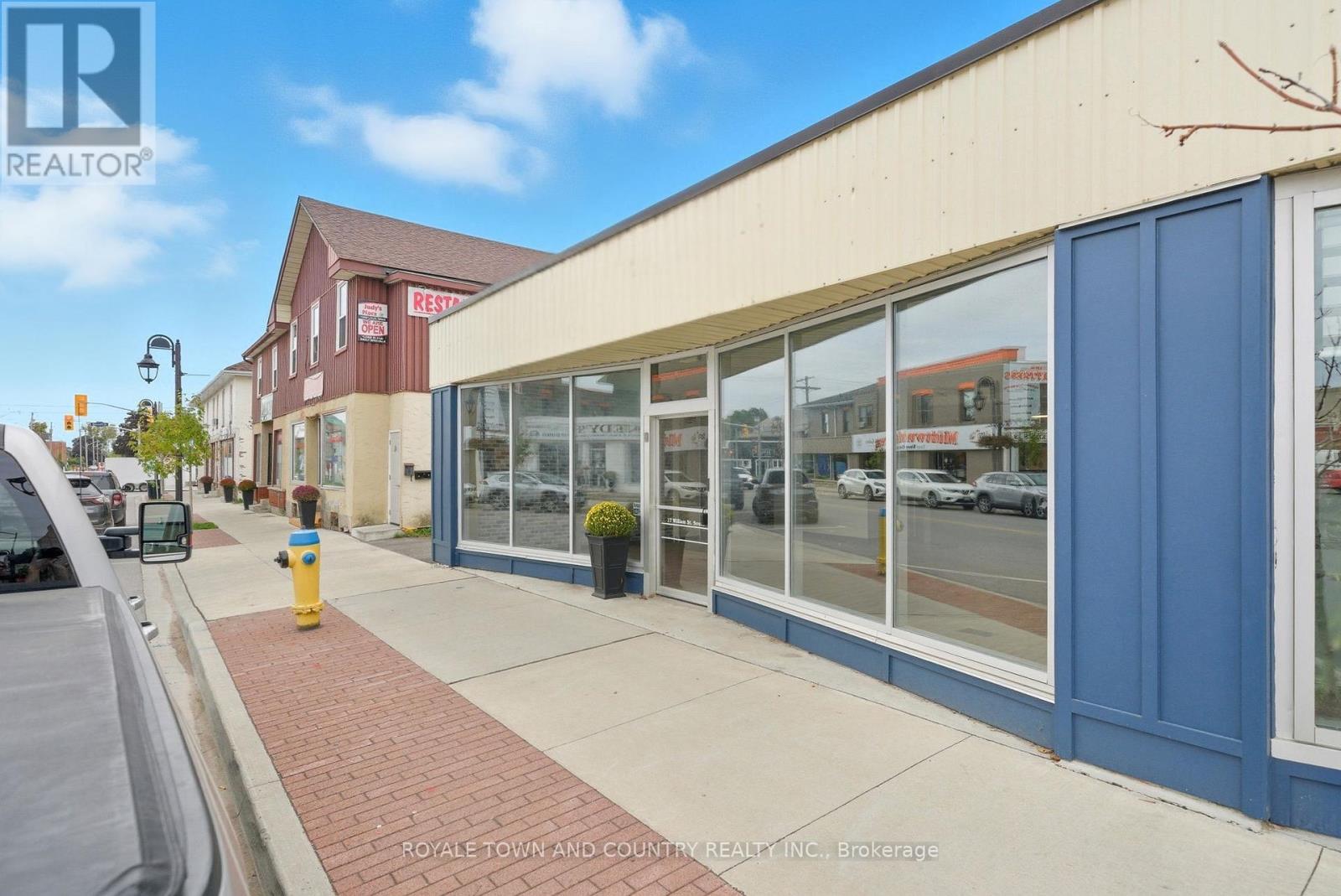 15-17 William Street S, Kawartha Lakes (Lindsay), Ontario  K9V 3A3 - Photo 4 - X12429398