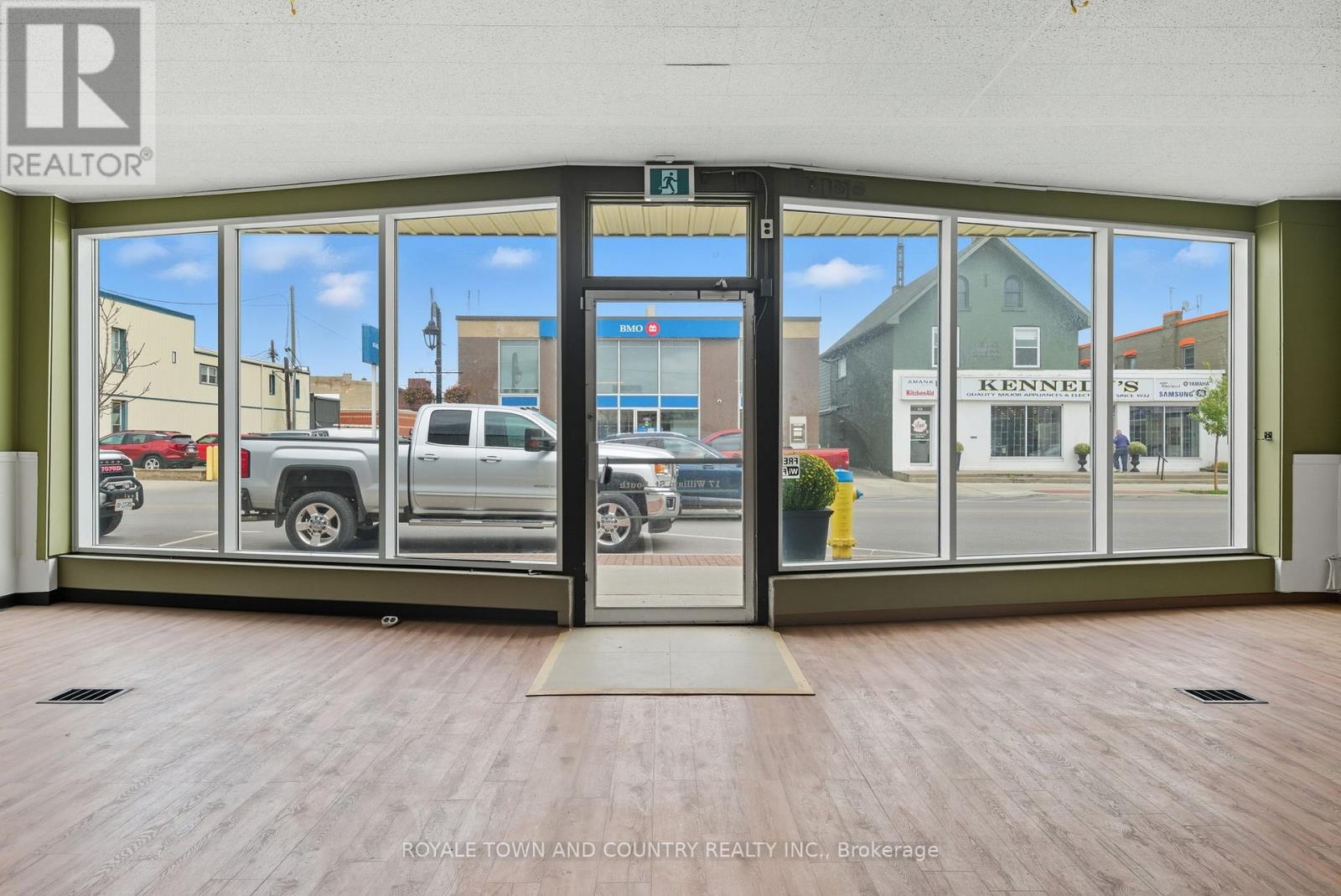 15-17 William Street S, Kawartha Lakes (Lindsay), Ontario  K9V 3A3 - Photo 6 - X12429398