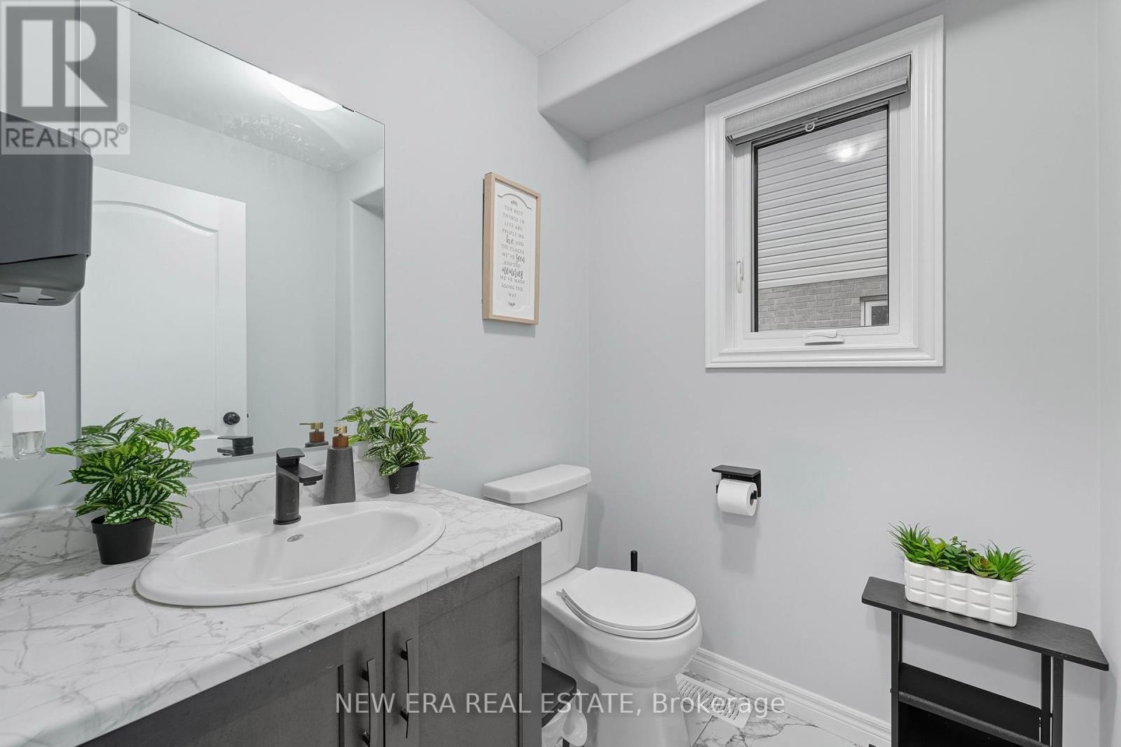 907 Bramford Terrace, Peterborough (Monaghan Ward 2), Ontario  K9K 0H3 - Photo 4 - X12429789