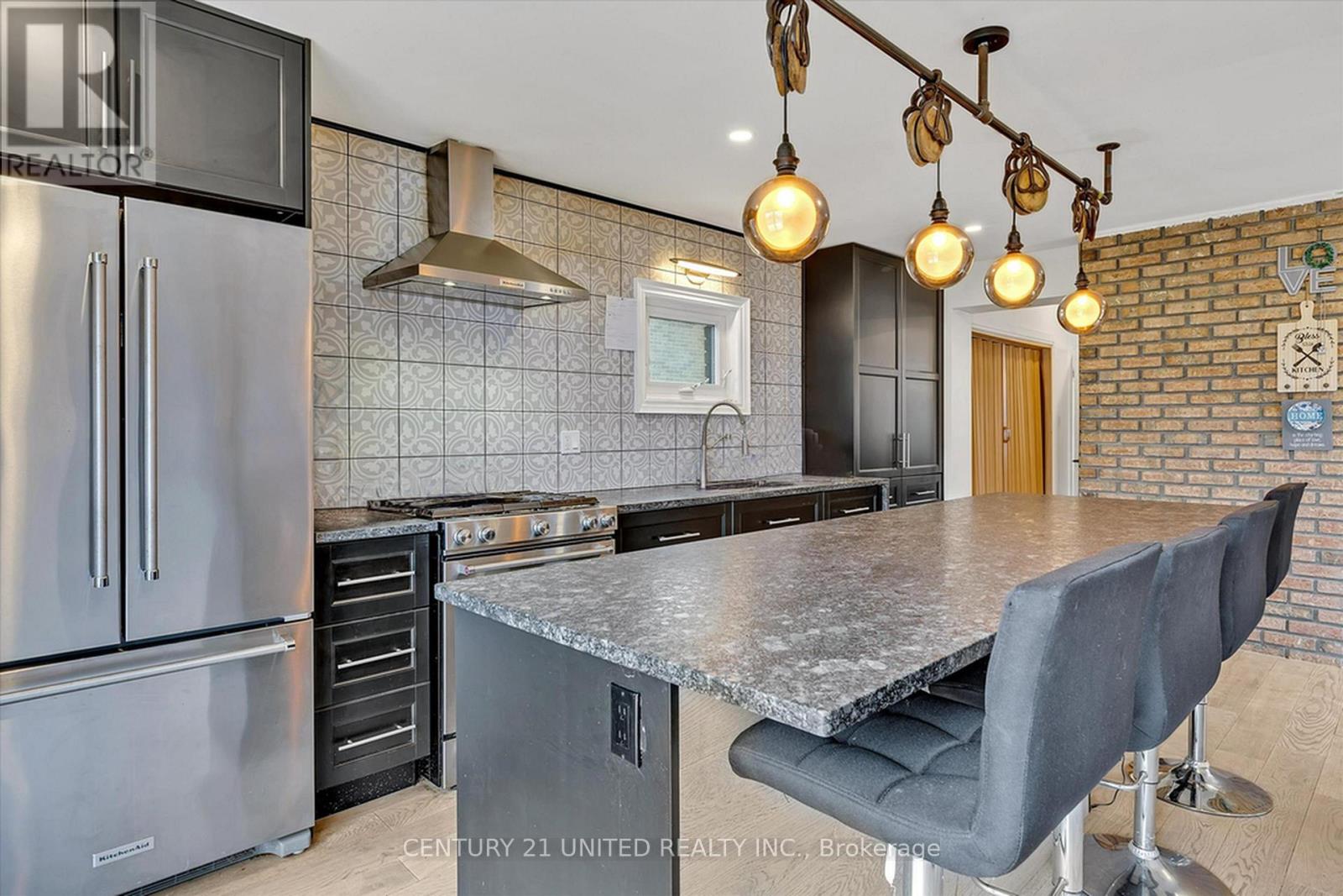 508 Sherbrooke Street, Peterborough (Town Ward 3), Ontario  K9J 2P3 - Photo 11 - X12430327